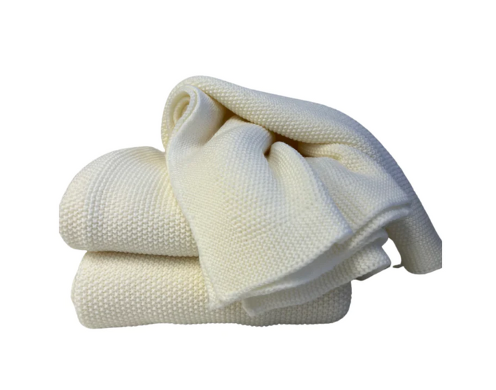 White 100% merino wool blanket